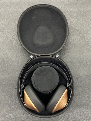 Meze Audio 99 Classics Wooden Closed Back Over Ear Headphones (Walnu (PD5031414)