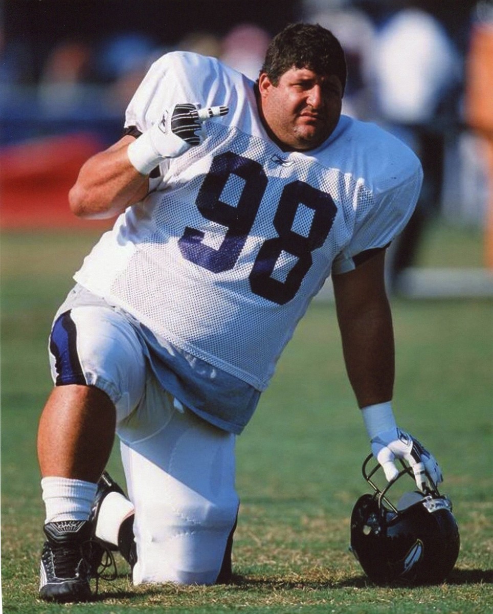 TONY SIRAGUSA BALTIMORE RAVENS 8X10 SPORTS PHOTO (XL)