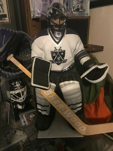 STEPHANE FISET LOS ANGELES KINGS AUTOGRAPHED  27" STATUE . ONLY ONE EVER MADE.