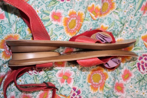 FLY FLOT LADIES RED LEATHER FLOWER FRONT SANDALS. MADE IN ITALY. NNB. EURO : 38. - Picture 6 of 7