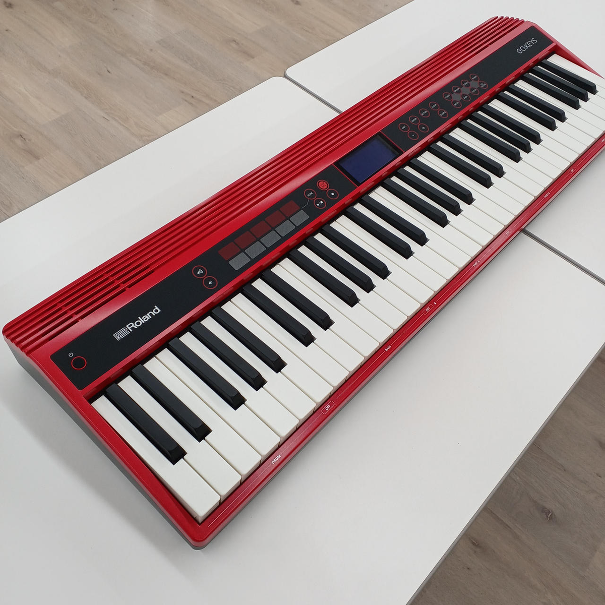 Roland GO KEYS GO-61K 61-Key Music Creation Keyboard Red good