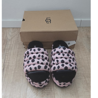 UGG Damen Badelatschen Slip-On Animal Print rosa/schwarz Kunstfell gepolstert 41