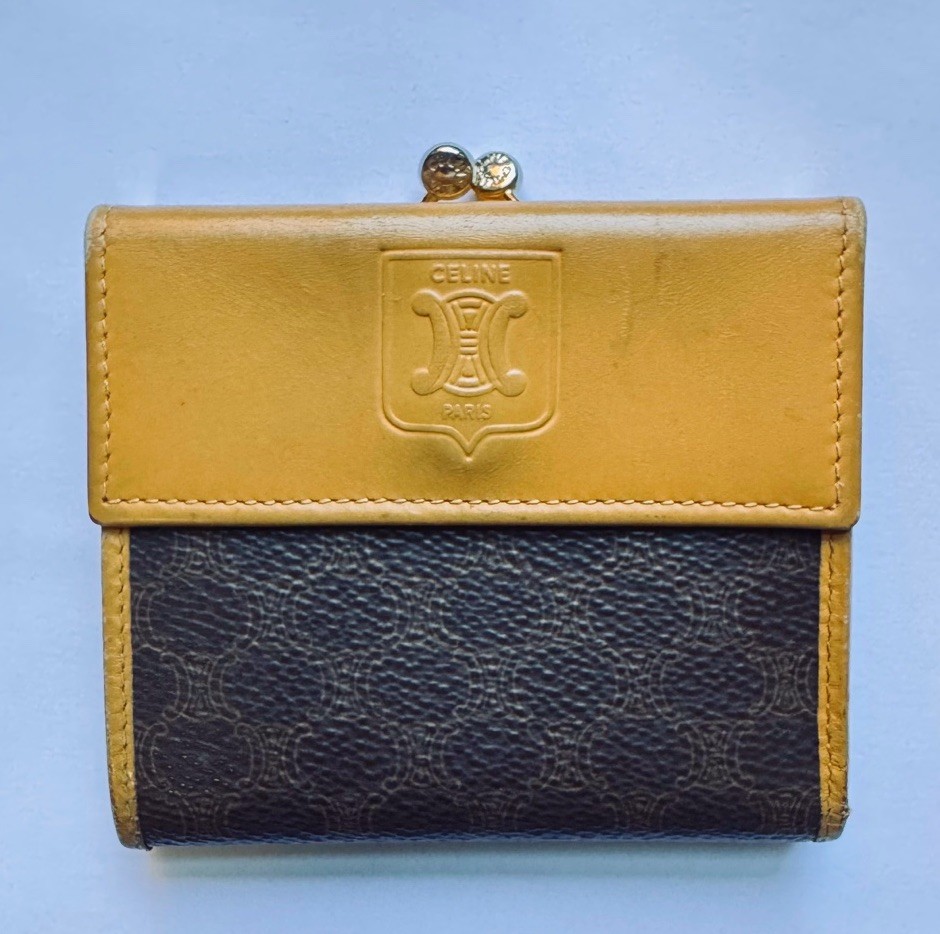 小物 Celine Macadam Triomphe Folding Wallet Vintage CELINE Macadam Triomphe Brown Leather Compact Clutch