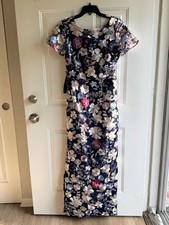 JS Collections Magnolia Floral Embroidery Gown; Size: 4; 328