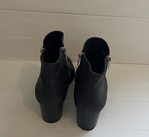 Django Juliette Womens Sz 38 Black Textured Leather SENATE Zips Block Heel - Picture 3 of 5