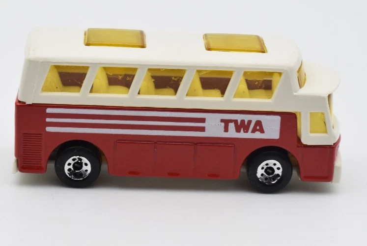 Matchbox Superfast MB65 Airport Coach TWA rosso. Inbrima Trol Brasile Manaus - Immagine 2 di 4