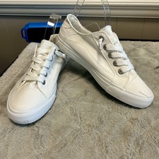 Blowfish Sz 8 Missy White Canvas Sneakers NWOT