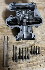 1978/79 SUZUKI SP370 CYLINDER HEAD COVER & MOUNTING HARDWARE