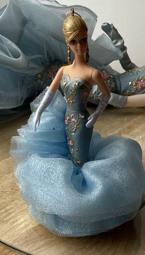 BAMBOLA BARBIE SILKSTONE 10 ANNI OMAGGIO 2010 ETICHETTA ORO MATTEL - Foto 9 di 10