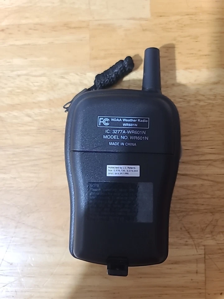 Oregon Scientific Emergency Portable NOAA Weather Radio WR601N - Image 2 of 2
