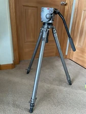 Gitzo G1340v Tripod, leveling base G1380 Fluid Head mint