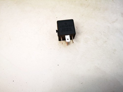 Mercedes-Benz E-CLASS 1997 Relay module a0025421319, v23134-b52-x3 #1385789-16