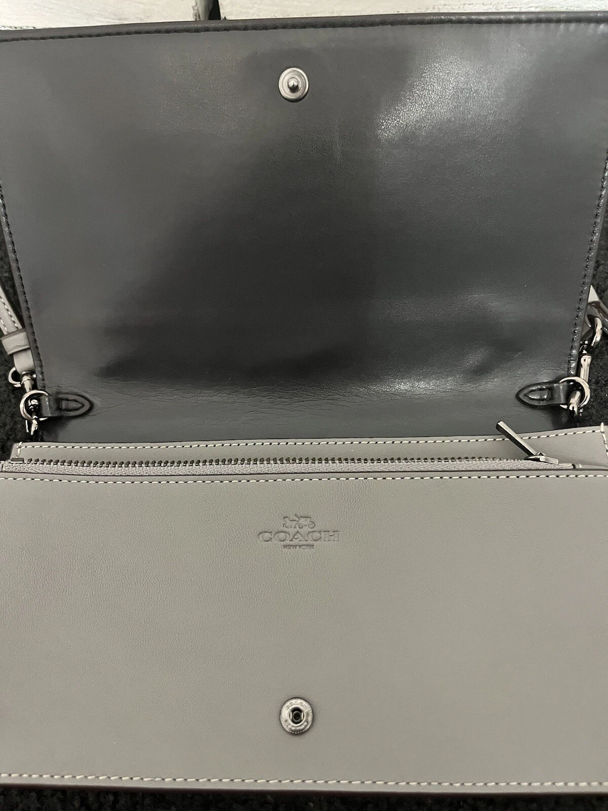 Frizione a tracolla Coach New York Tooled in metallo tè rosa 24958 nuova di zecca con scatola