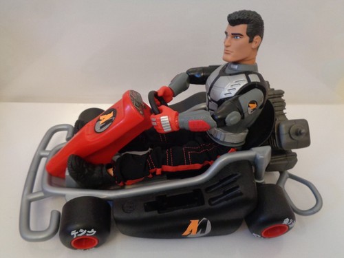 Action Man Figure & Go Kart 2000 con un missile - Foto 2 di 17