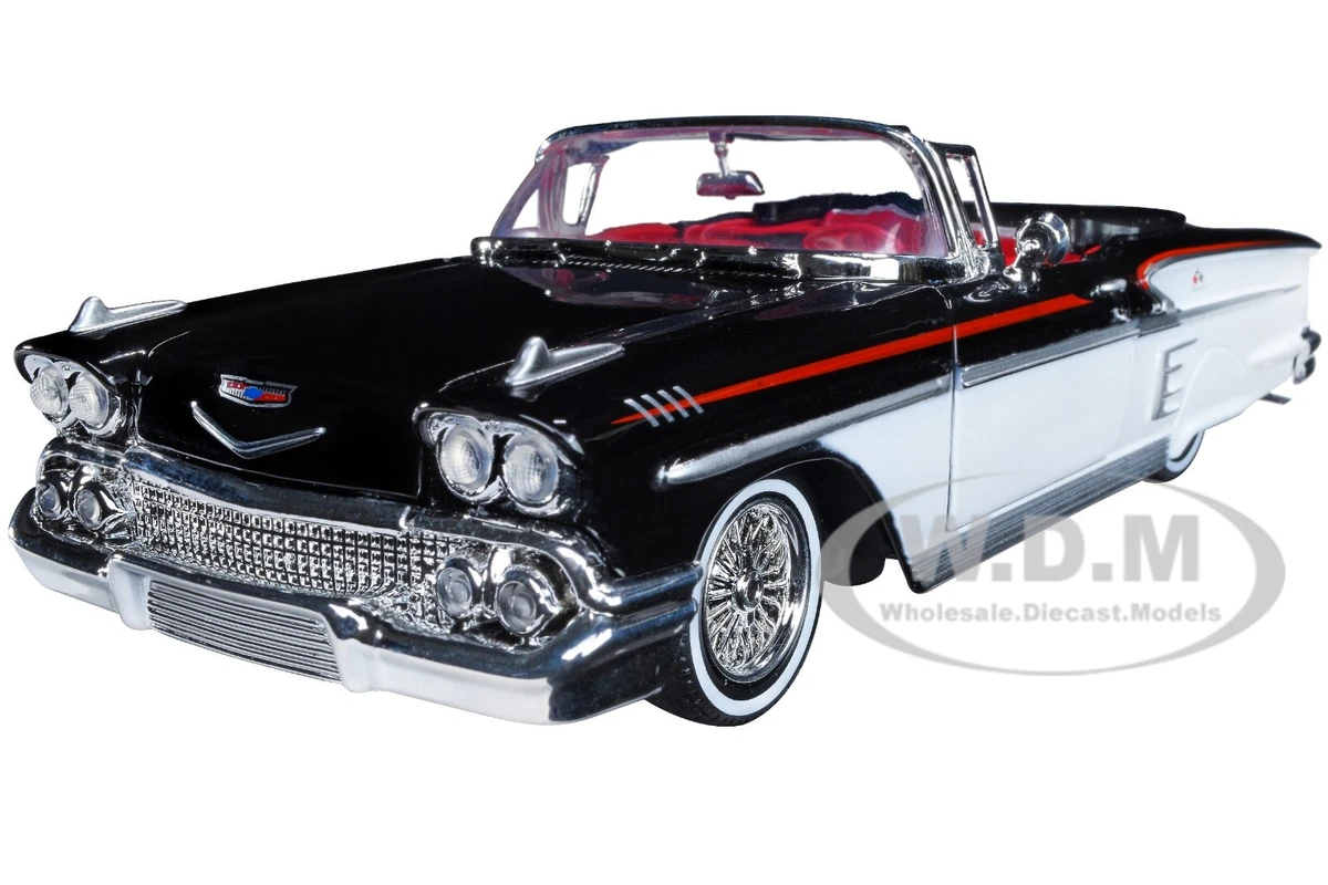 1958 CHEVROLET IMPALA CONVERTIBLE LOWRIDER BLACK & WHITE 1/24 CAR