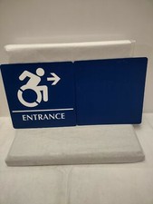 Handicap Accessible/ Entrance Signs w/Right Arrow 9X9IN./Plastic
