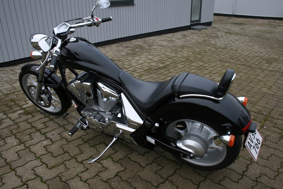 Honda vtx 1300 fury