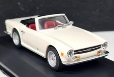 Minichamps 1/43 Triumph TR6 Convertible New English White Diecast Model Car