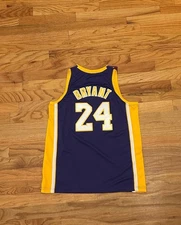 Kobe Bryant LA Lakers #24  Kids Stitched Purple Jersey Youth Medium 10/12