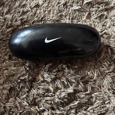 NIKE Swoosh schwarz HARD CLAM SHELL small EYE GLASS Brillenetui 7  x 4 
