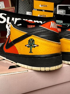 Vintage 2005 Nike Dunk SB Low Raygun HOME Mens Size 13 OG Pink Box Authentic s-l1200.jpg main image 3