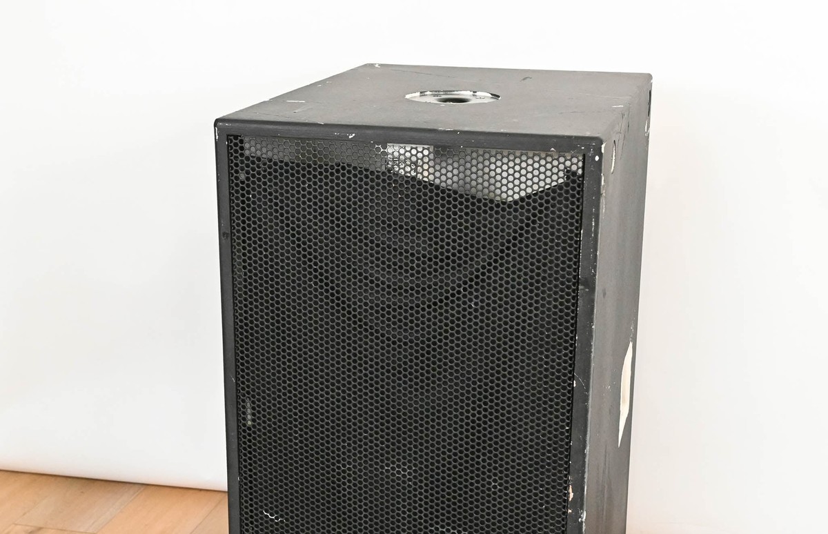 【今月限定値下】【新品未開封】No Mic,No Speakers #005 Electro-Voice (EV) QRx-118S 18
