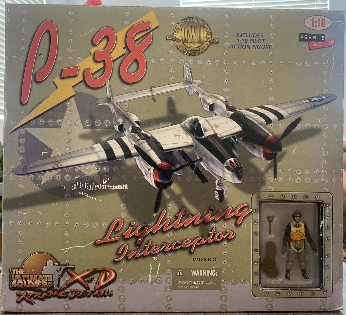 ULTIMATE SOLDIER WWII LOCKHEED P-38 Lightning FIGHTER 1:18 SCALE  