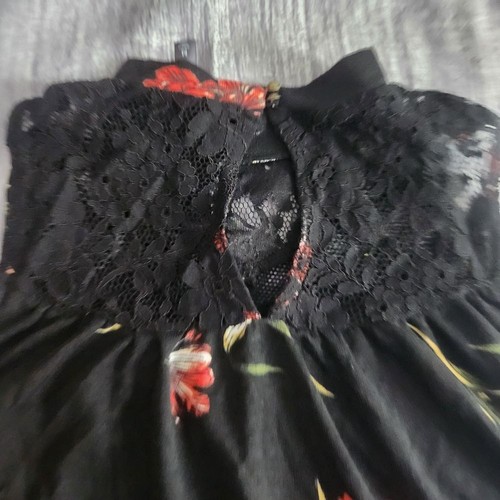 Massini Black Mock Neck Tank Lace Keyhole Red Floral Sleeveless NWT Size Medium - Picture 5 of 11