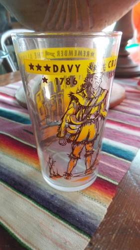 Vintage REMEMBER THE ALAMO GLASS Tumbler, Davy Crockett, Federal - Picture 2 of 2
