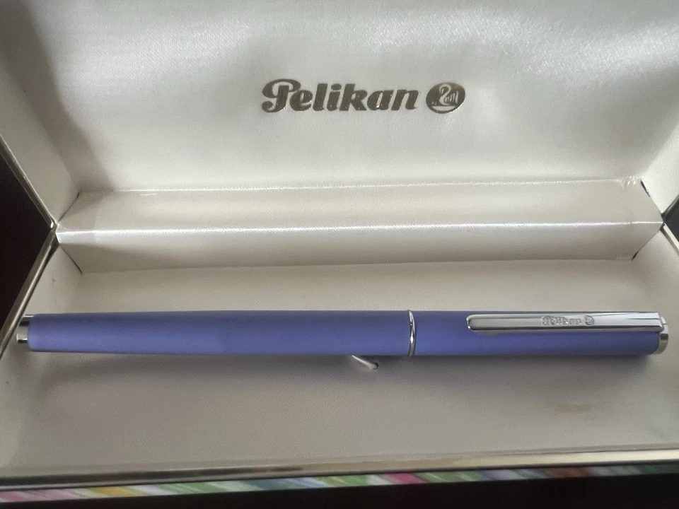 Pluma Estilográfica PELIKAN Relleno Cartucho Laca Púrpura F De Colección Foto 2 de 4