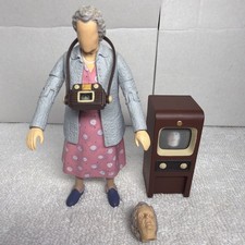 BBC Doctor Who Faceless Grandma Connolly Card...