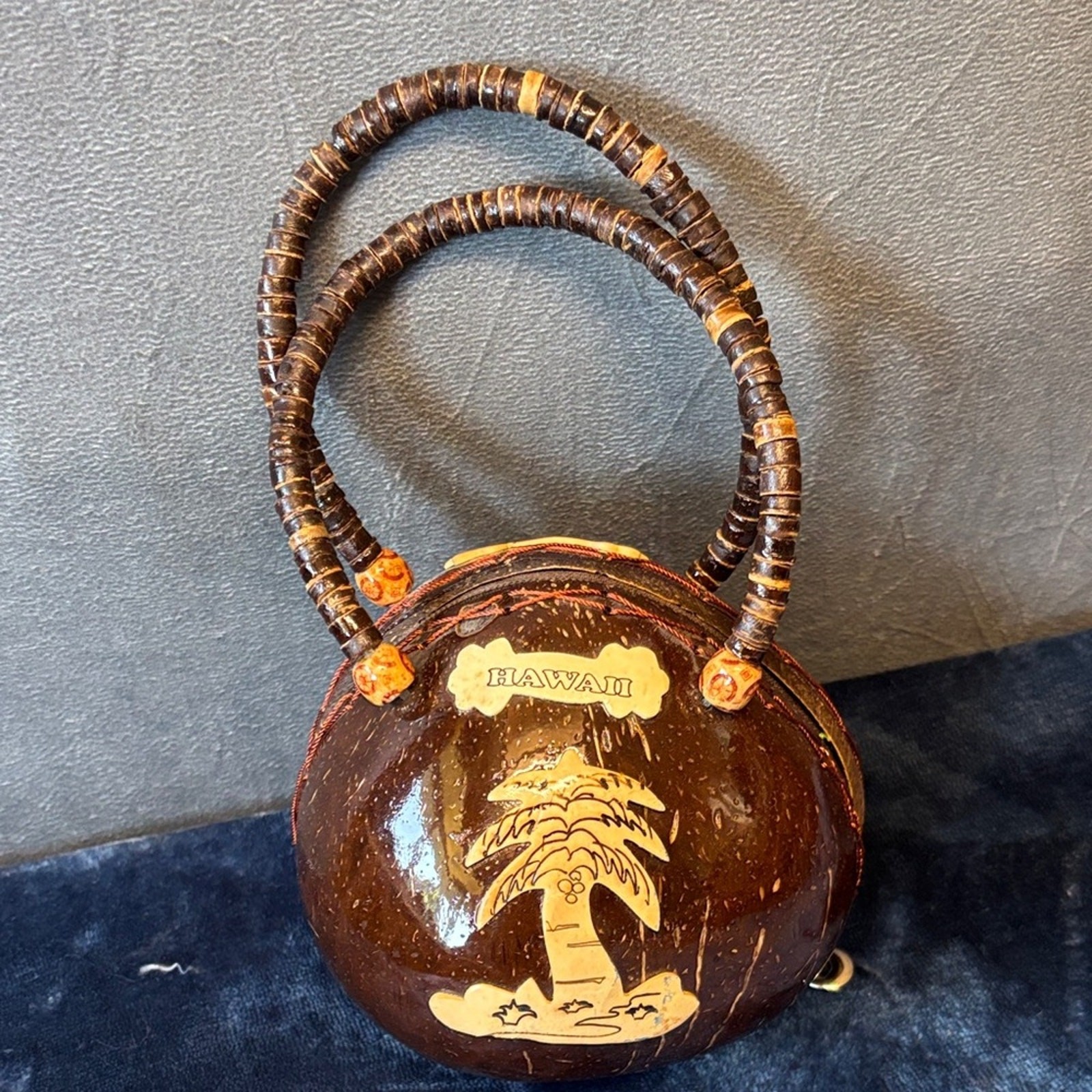 Vintage Hawaiian Coconut Shell Handbag Purse Boho… - image 1