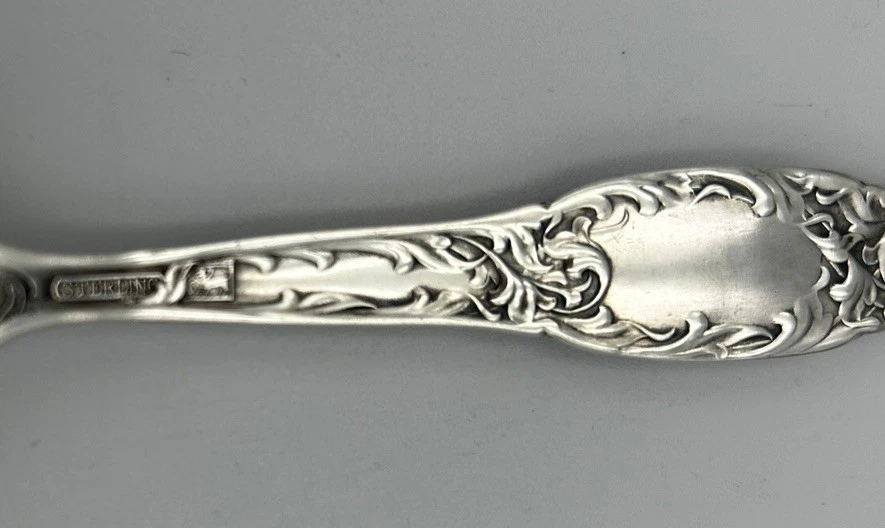 Cuchara heráldica de bayas de plata esterlina Whiting Gorham 8 3/8" Foto 4 de 4