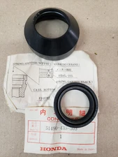 OEM NOS HONDA Front Fork Dust & Oil Seal Set 51490-435-305