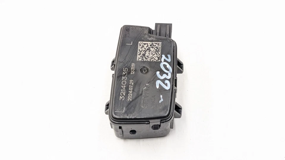 LUZ DE LEITURA DE TETO INTERIOR VOLVO XC60 MK2 TRASEIRA ESQUERDA 32140335 2024 - Imagem 4 de 4