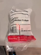 NEW Deako 1-Gang Backplate & Simple Rocker Switch, DS-BS1X-WHNL-UCQ