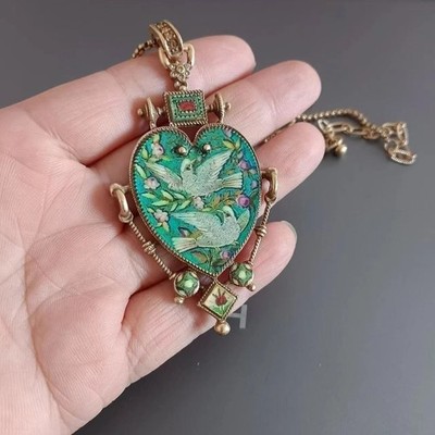 Retro Pendant Jewelry Unique Art Inlay Vintage European Heart Enamel Necklace