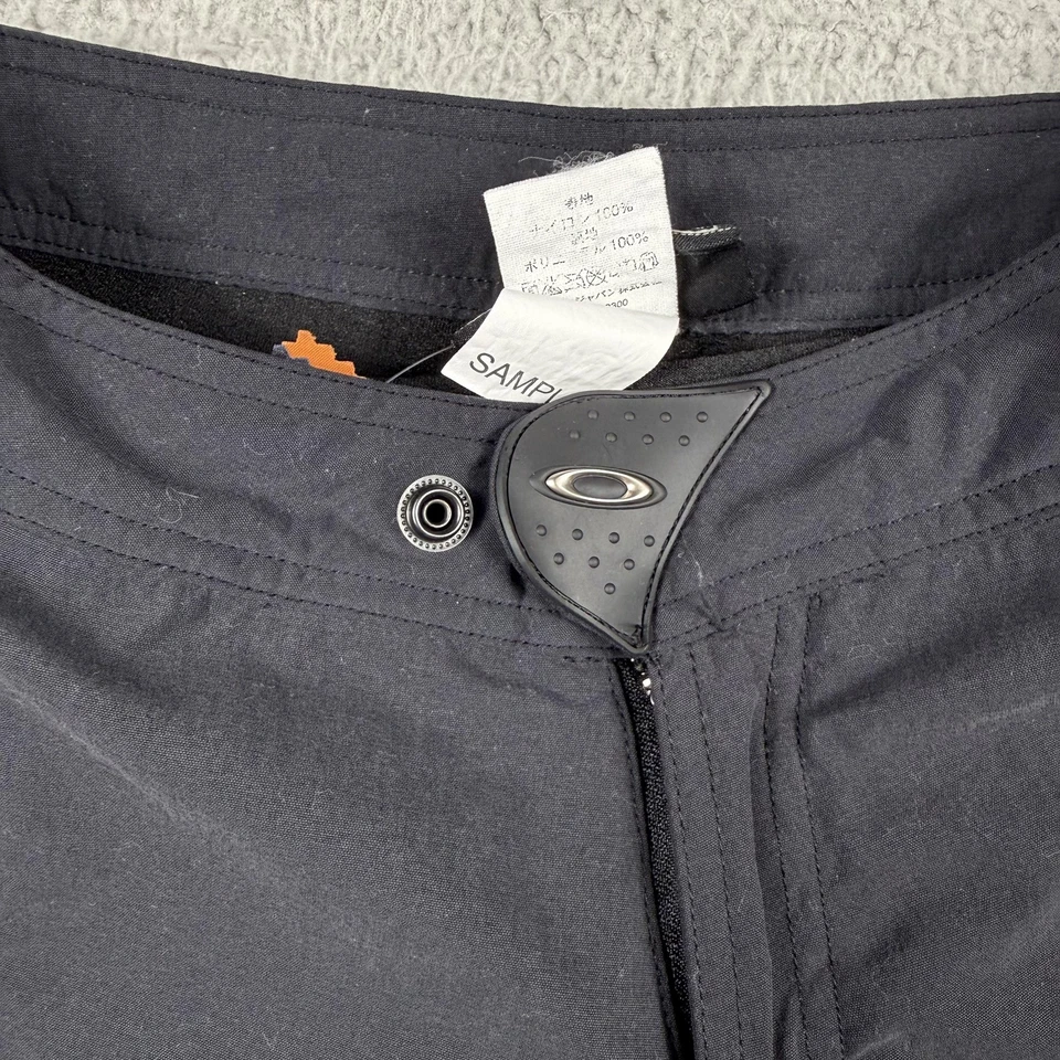 Oakley Cycling Shorts Mens Small Black Software SAMPLE MTB Y2K Padded YKK Zip - Image 4 of 4