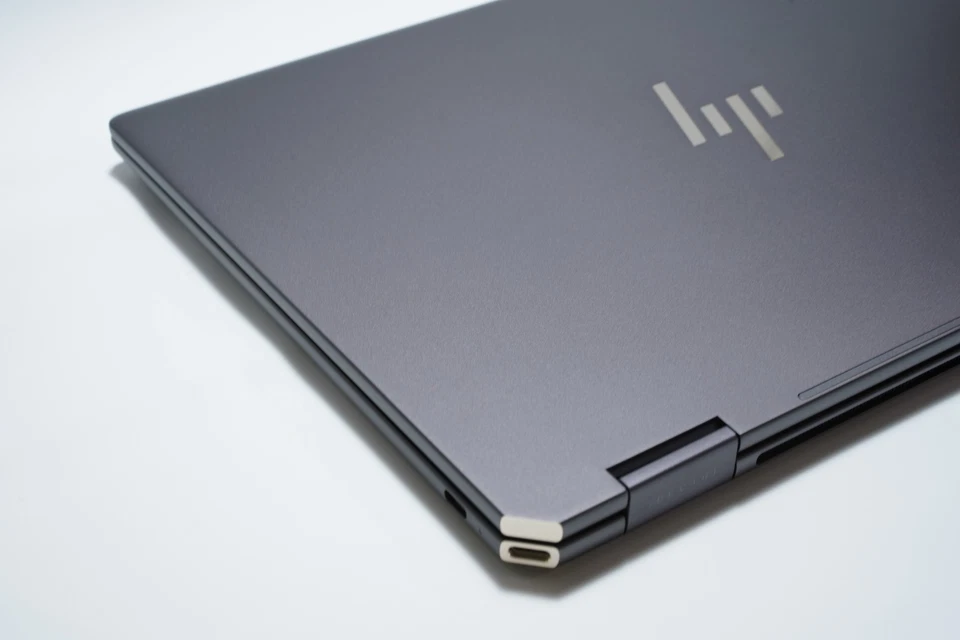 Portátil convertible HP Spectre 14" 2 en 1 (Ultra 7 155H/16GB/Arc/1TB/OLED táctil) Foto 4 de 4