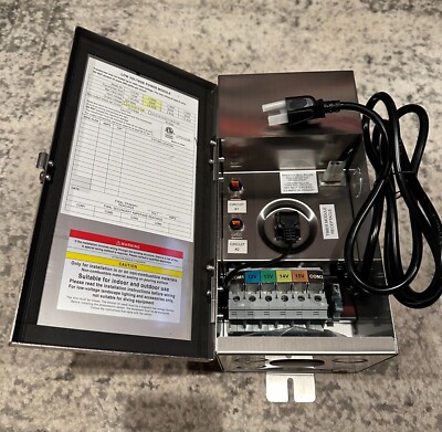 MultiTap Outdoor Low Voltage Landscape Lighting Transformer 300 Watt Two Commons