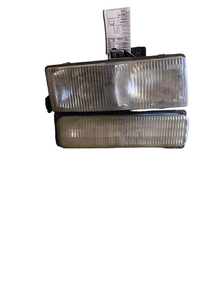 98 99 00 01 02 GMC VAN SAVANA 1500 Conjunto Faro Pasajero Derecho Foto 2 de 4