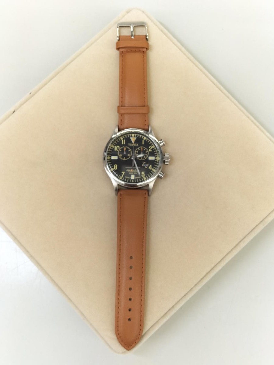時計 TIMEXWaterbury Red Wing Shoe leather40mm Timex The Waterbury - Red Wing Leather - Black/Red Wing