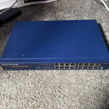 Netgear 16 port Dual Speed Stackable Hub, Model DS516