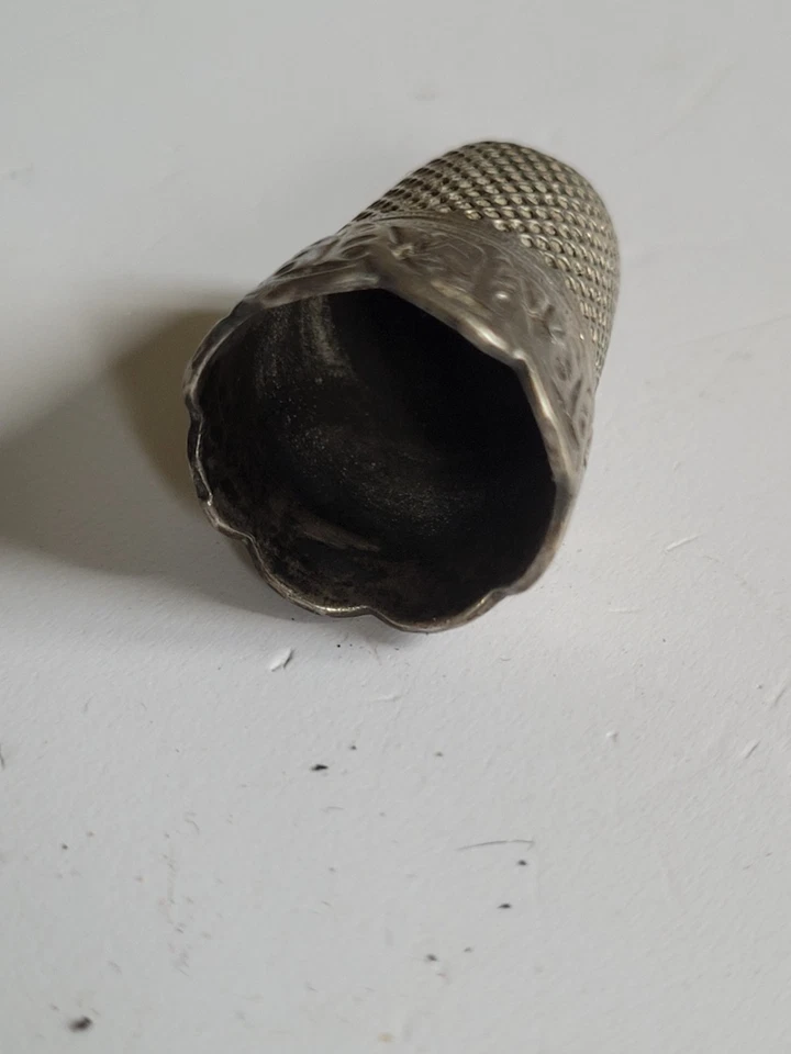 Ancien Dé a coudre de collection N° 6 en ARGENT base décoré , thimble/ fingerhut - Photo 4/4