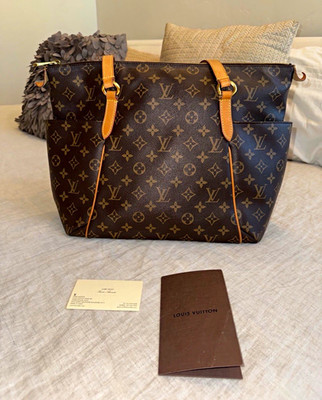Louis Vuitton Totally MM Monogram Brown Gold Hardware Zip Shoulder Bag Medium