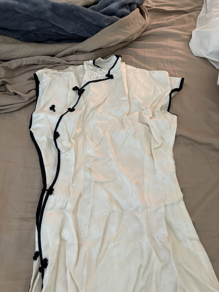 Vintage 1968 Cheonasm Dress From Hong Kong. Hand Made In Hong Kong - Image 2 of 3