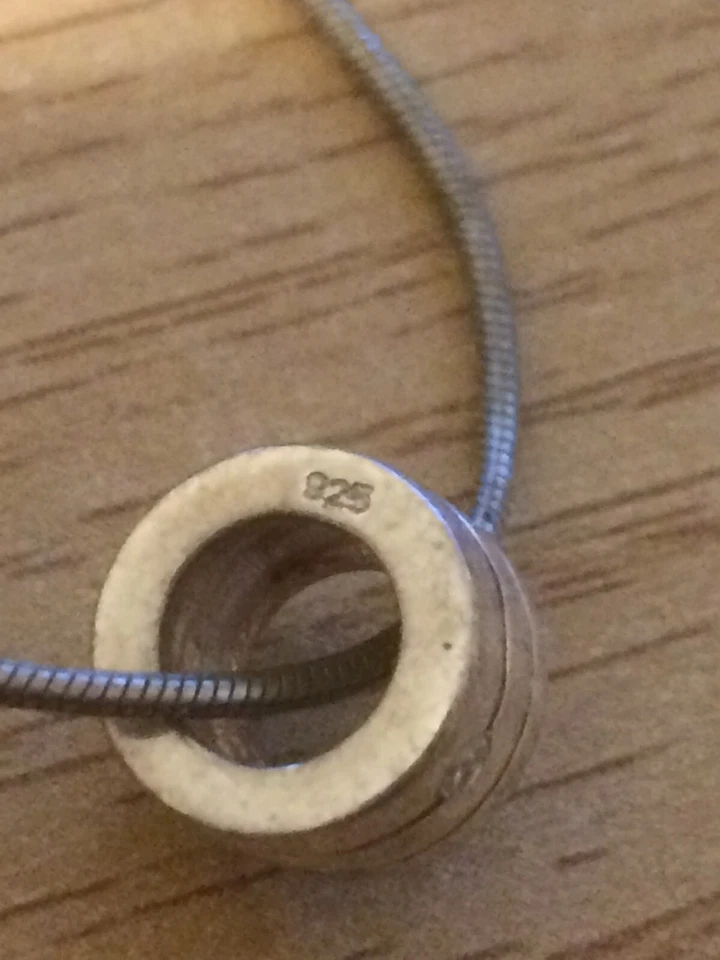 Cadena de serpiente de plata de ley 925 con sello completo vintage con colgante redondo de circonita cúbica Foto 4 de 4