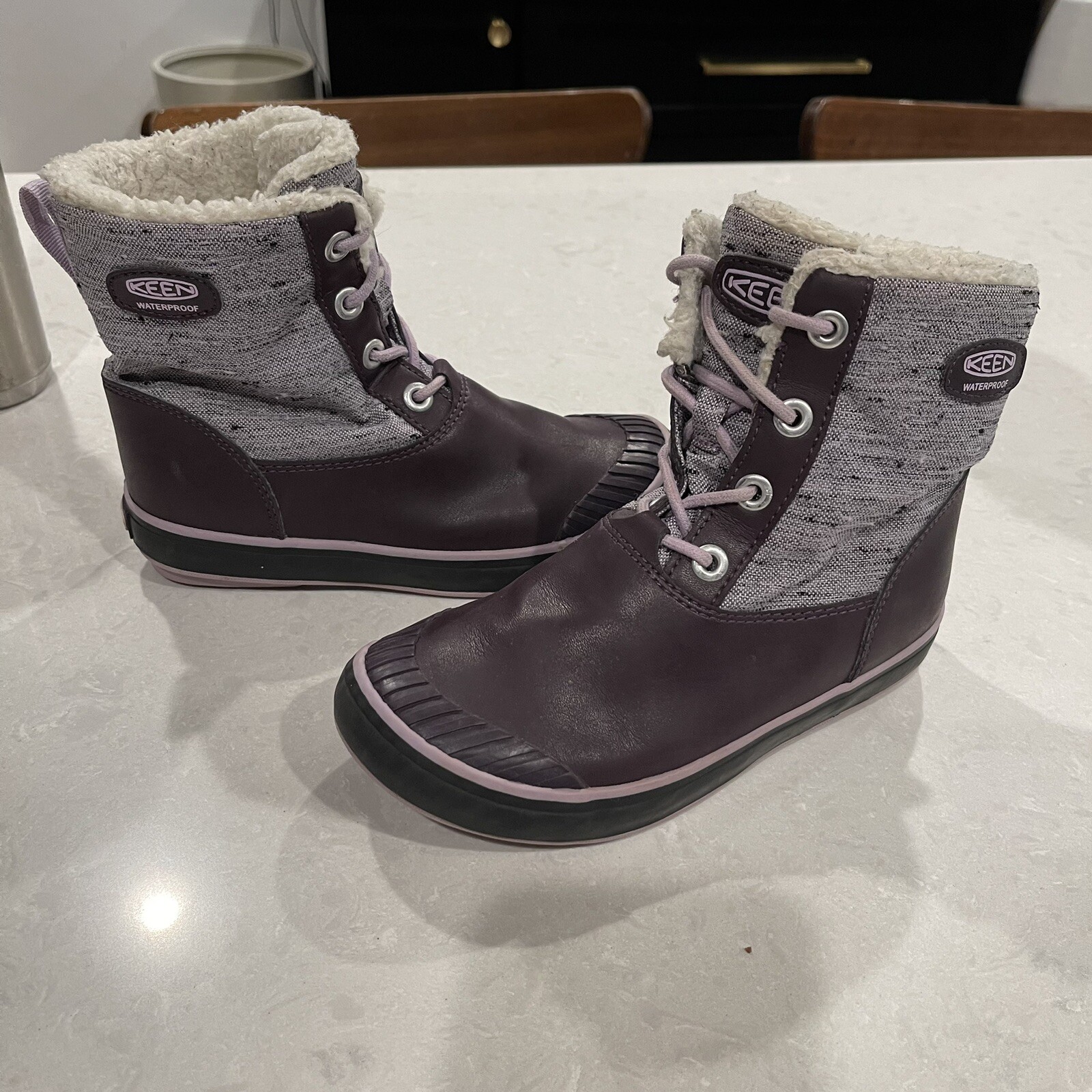 Keen Elsa Snow Shearling Leather Boots 1015259 Youth Size 2