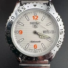 Vintage Seiko 5 Automatic Day/Date Japanese Men's Wrist Watch