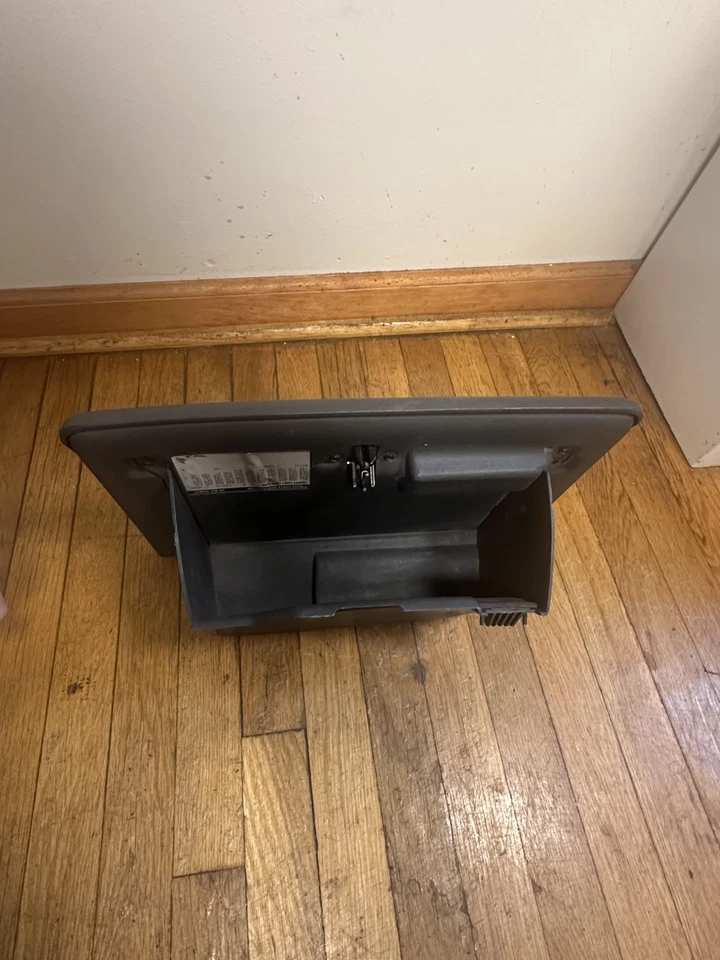 Chevrolet S10 Blazer GMC Sonoma Jimmy 1998-2005 OEM guantera puerta gris oscuro Foto 4 de 4